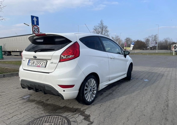 Ford Fiesta cena 16500 przebieg: 254855, rok produkcji 2011 z Janowiec Wielkopolski małe 106